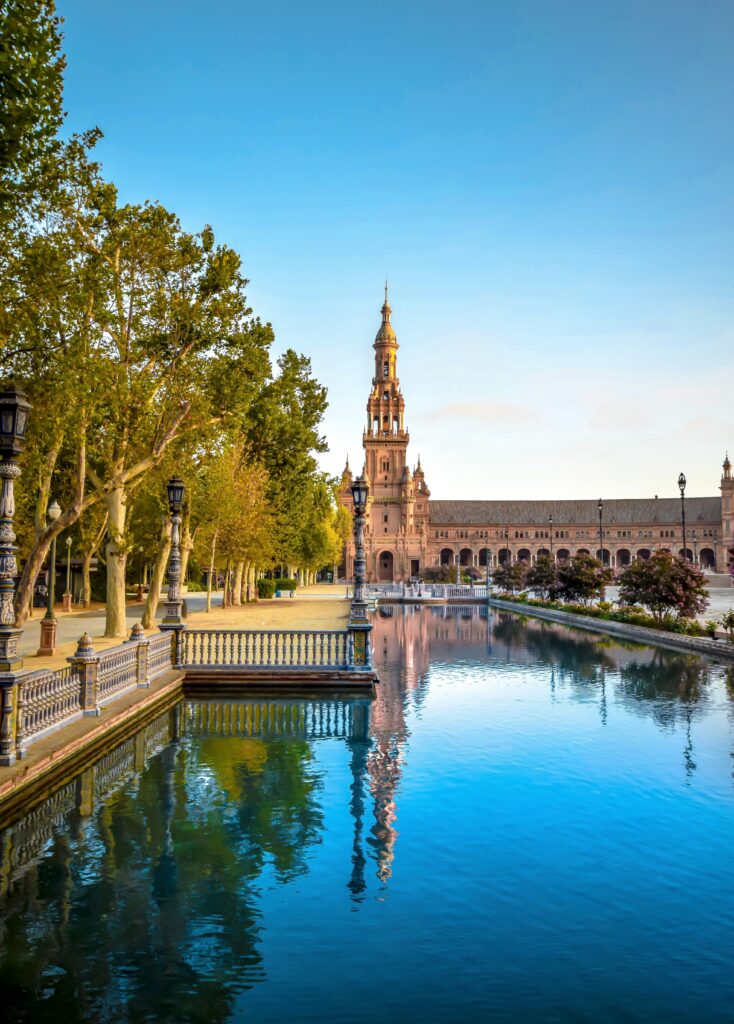 Plaza de España, un joyau architectural à ne pas manquer lors de votre séjour en Andalousie