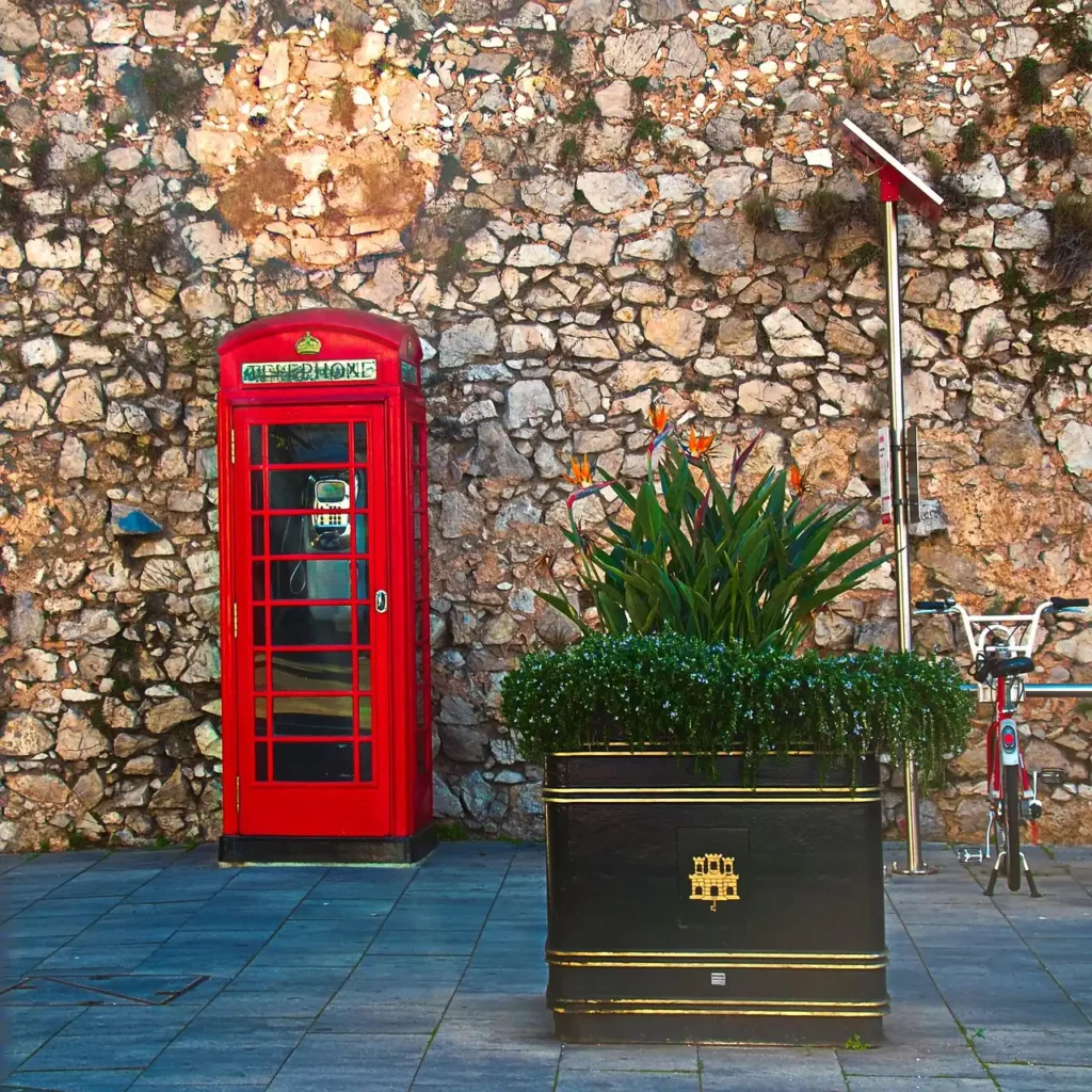 Cabine téléphonique rouge à Gibraltar