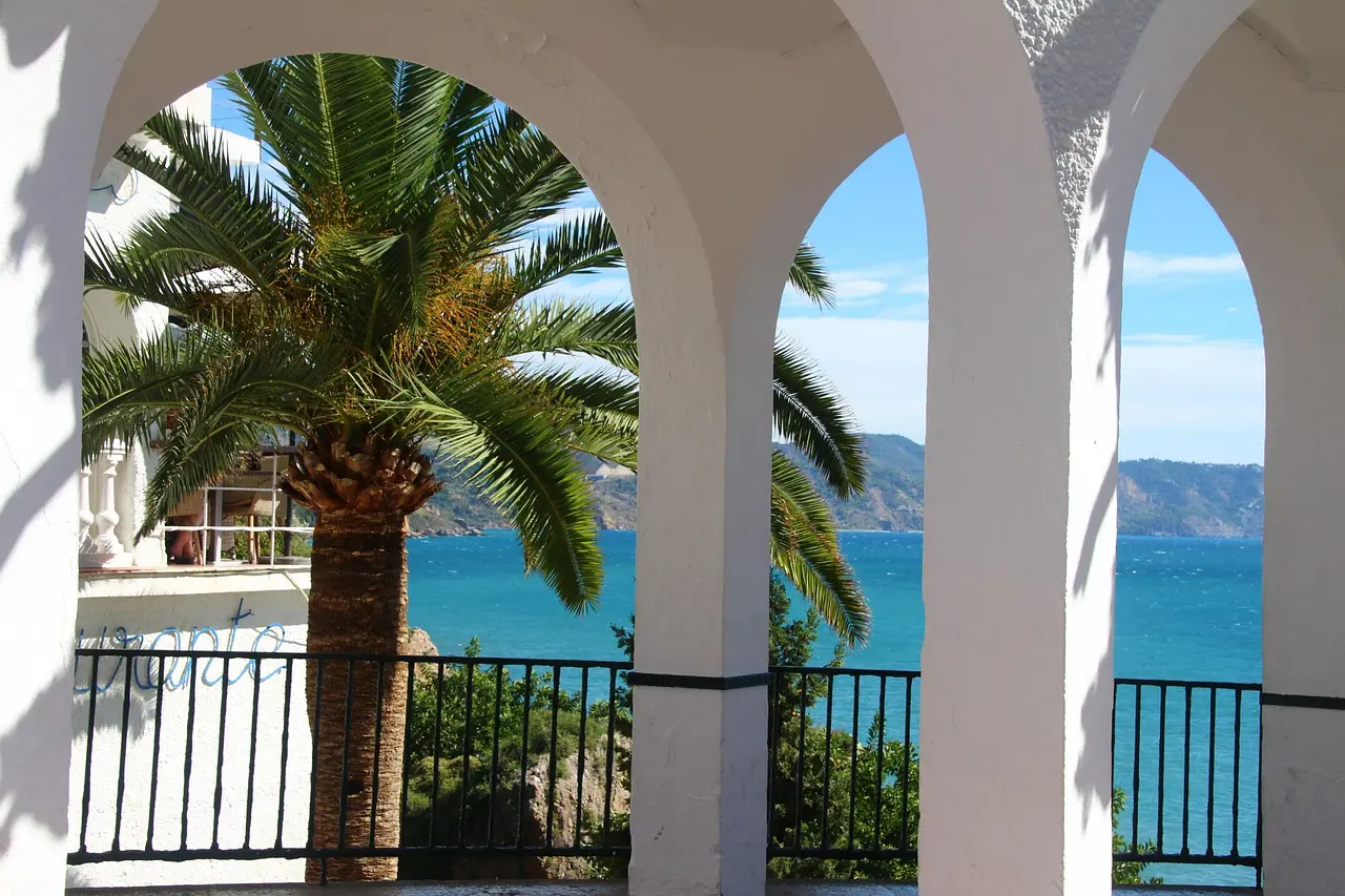 Nerja, le balcon de la Costa del Sol : itinéraire et conseils secrets