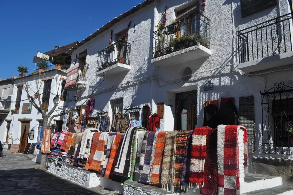 Artisanat hérité de la tradition maure à Pampaneira dans les Alpujarras