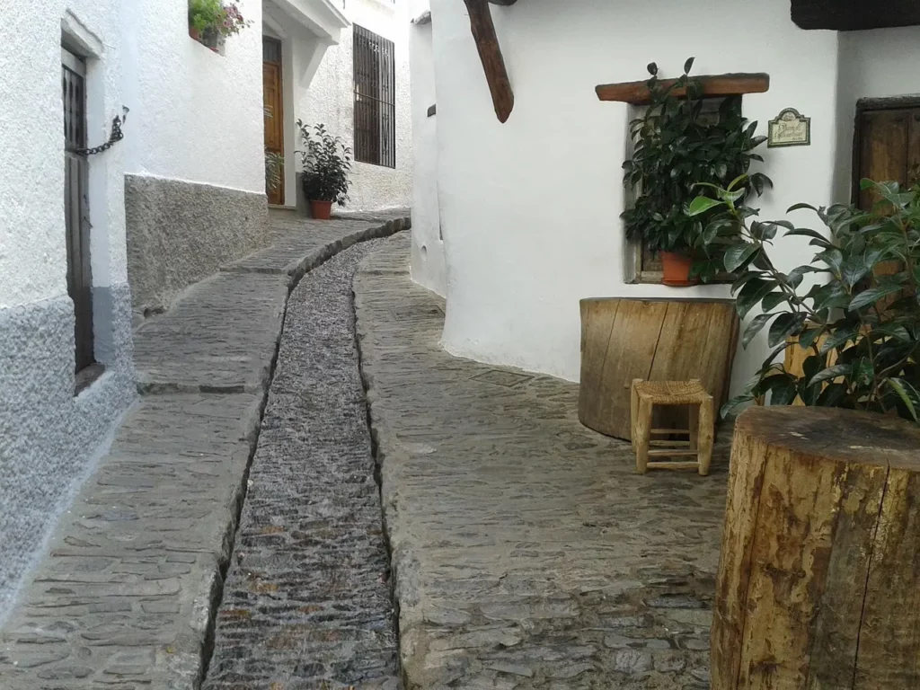 Vue du système hydrique à Pampaneira