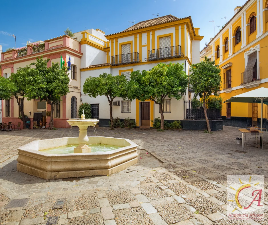 Place du quartier de Santa Cruz à Séville près de l'Alcazar - Guide Andalucia Aficion